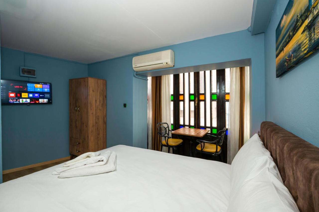Taksim Antique Hotel Istanboel Buitenkant foto