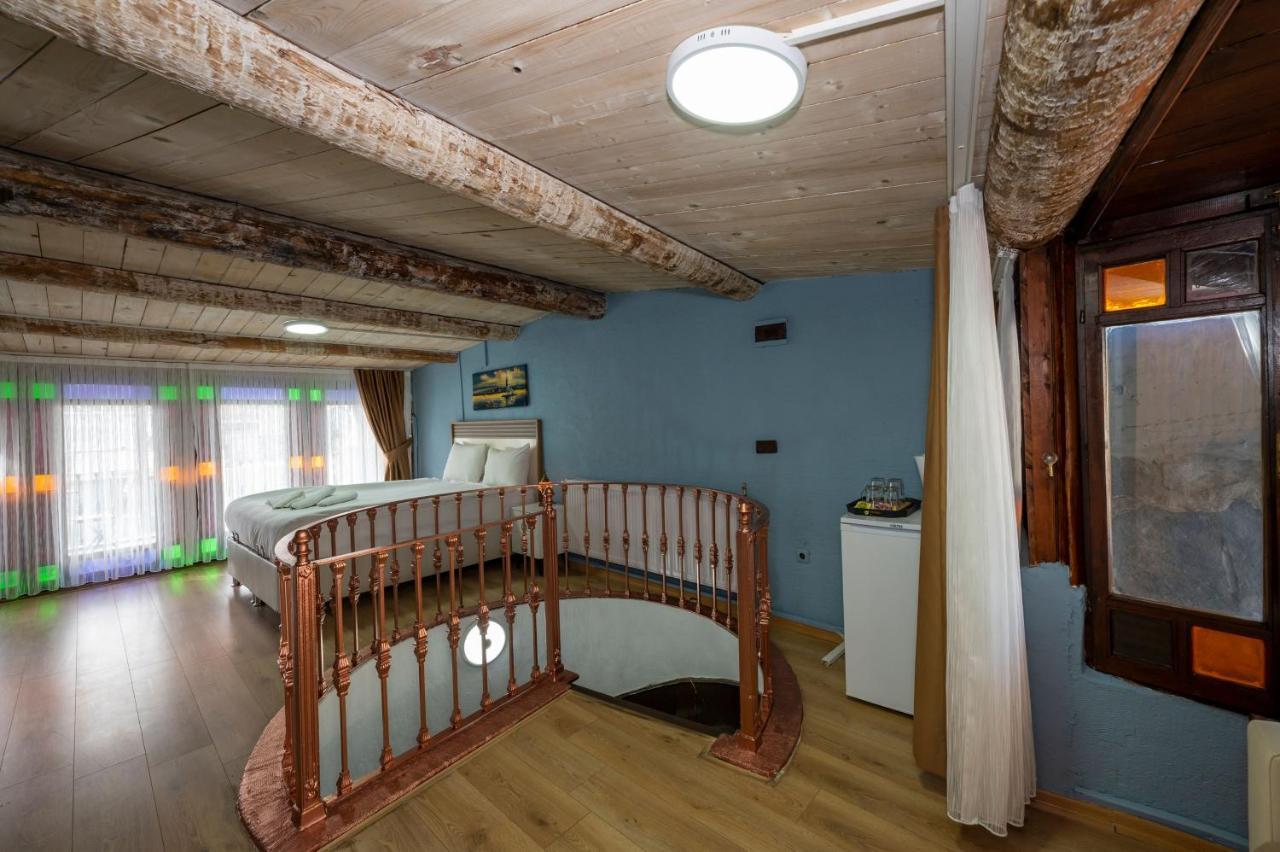 Taksim Antique Hotel Istanboel Buitenkant foto