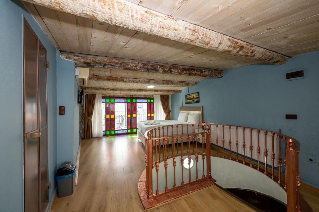 Taksim Antique Hotel Istanboel Buitenkant foto