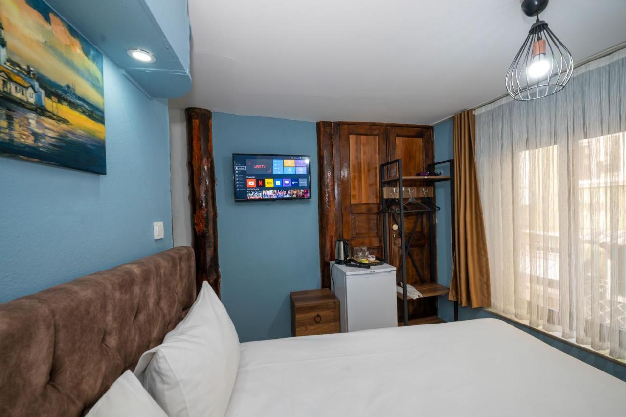 Taksim Antique Hotel Istanboel Buitenkant foto