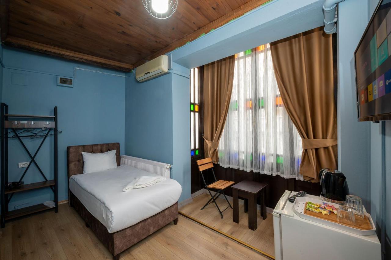 Taksim Antique Hotel Istanboel Buitenkant foto