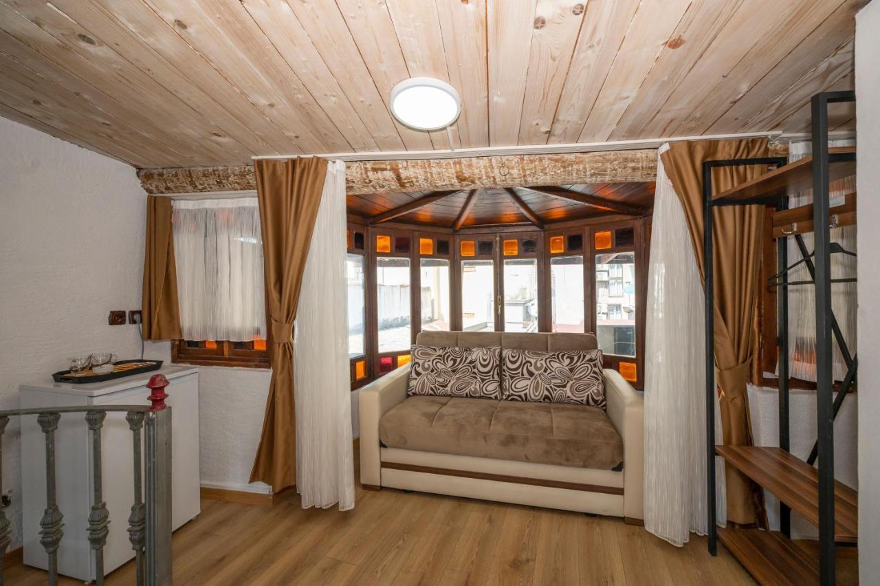Taksim Antique Hotel Istanboel Buitenkant foto