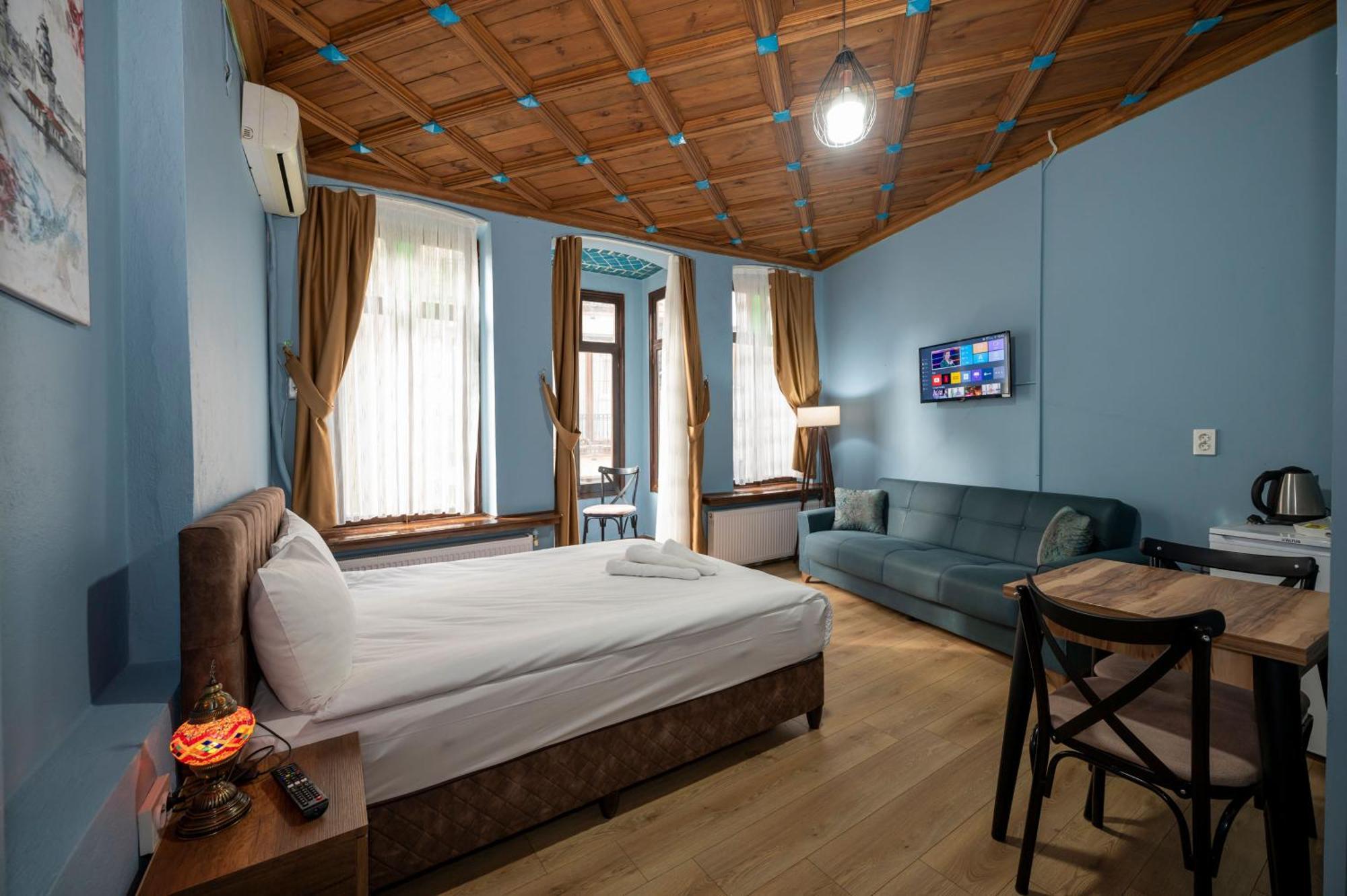 Taksim Antique Hotel Istanboel Buitenkant foto