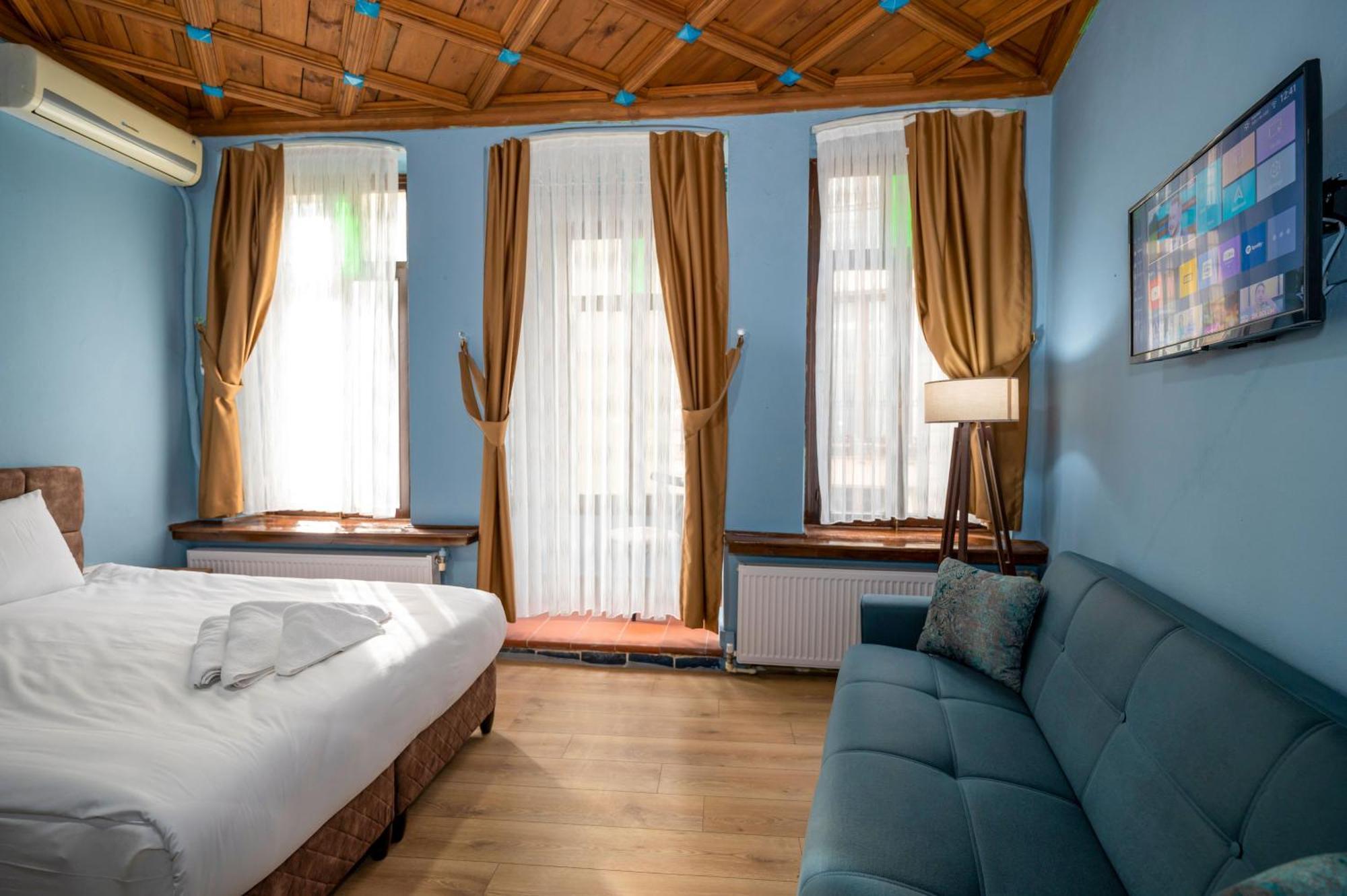 Taksim Antique Hotel Istanboel Buitenkant foto
